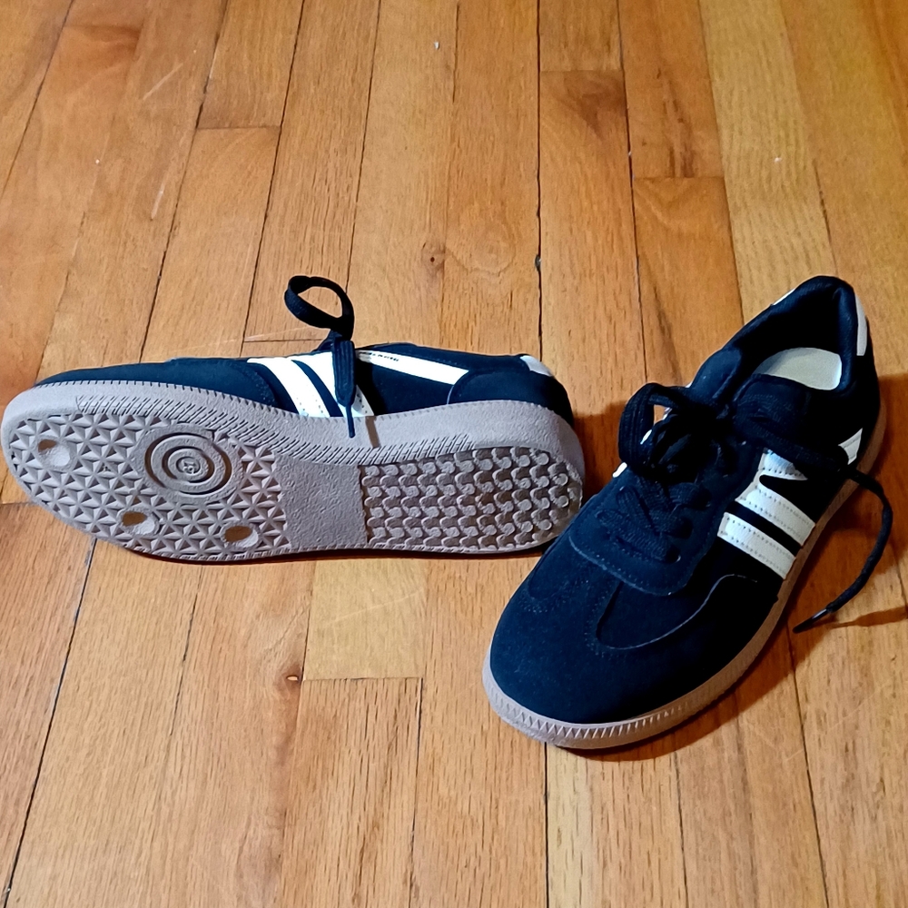 Women  Black & White Sneakers Comfort, Breathabke Fir Walking & Running Size 6.5 - Picture 4 of 12